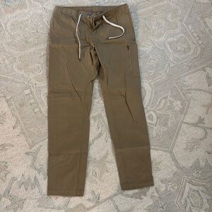 Vuori joggers in khaki